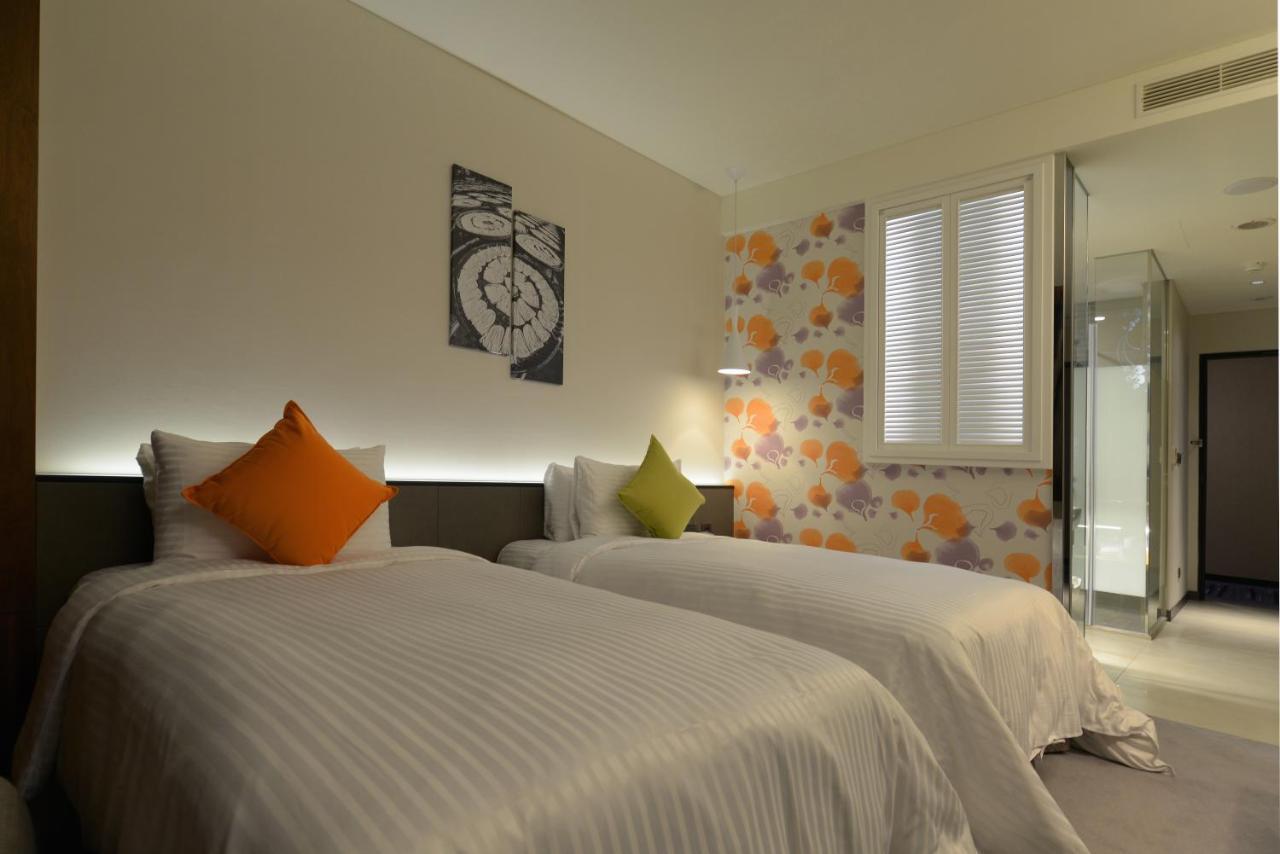Golden Tulip Glory Fine Hotel Tainan Extérieur photo