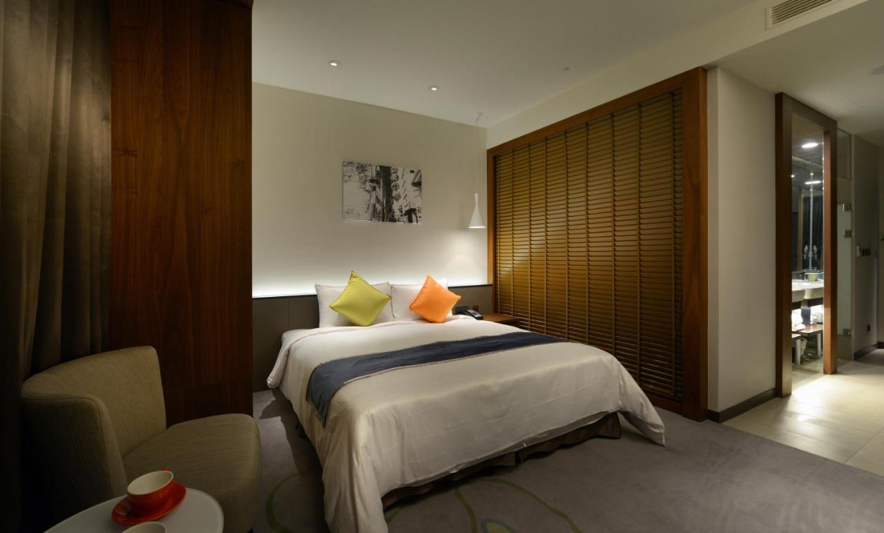 Golden Tulip Glory Fine Hotel Tainan Extérieur photo