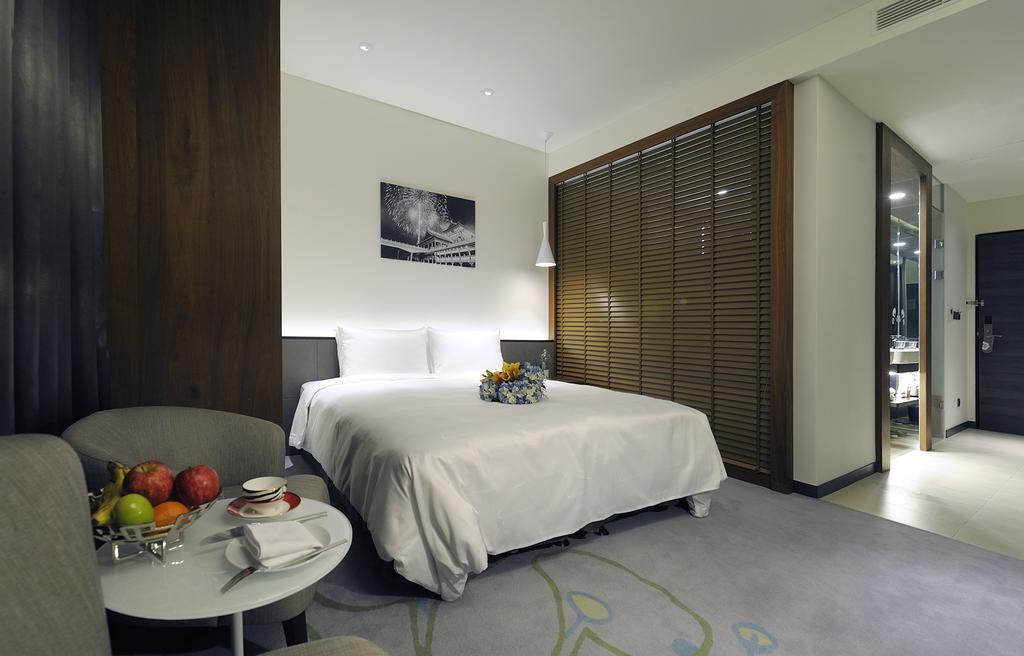 Golden Tulip Glory Fine Hotel Tainan Extérieur photo