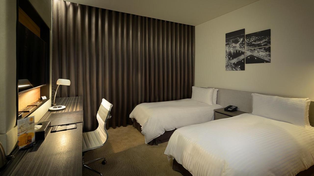 Golden Tulip Glory Fine Hotel Tainan Extérieur photo