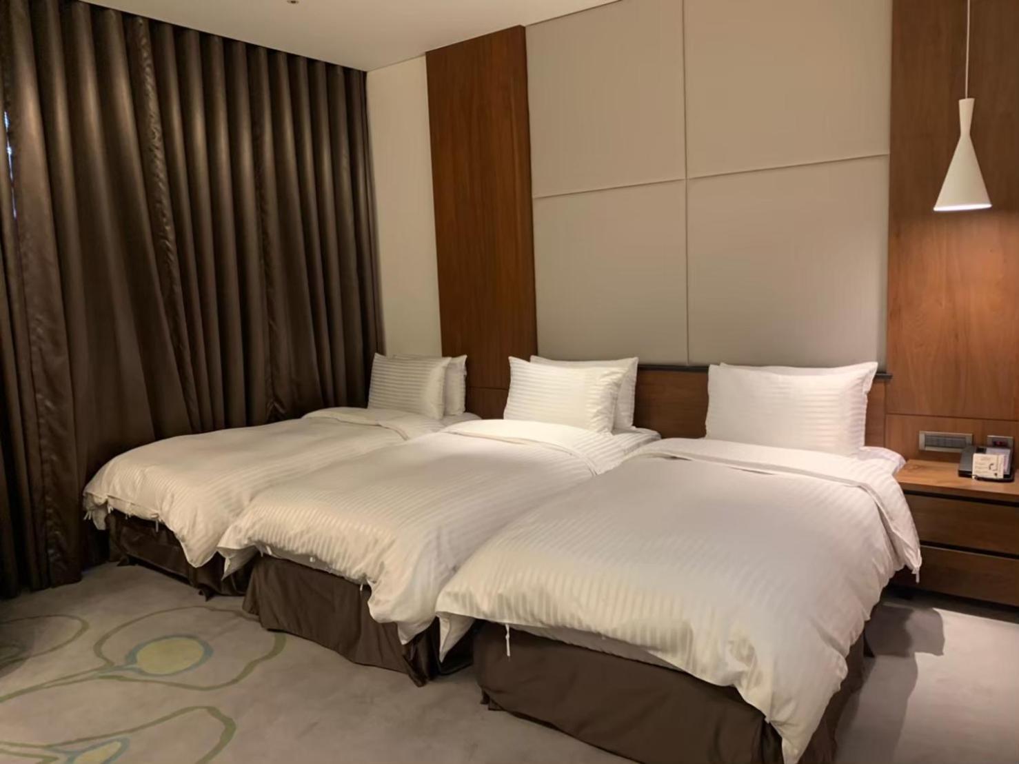 Golden Tulip Glory Fine Hotel Tainan Extérieur photo