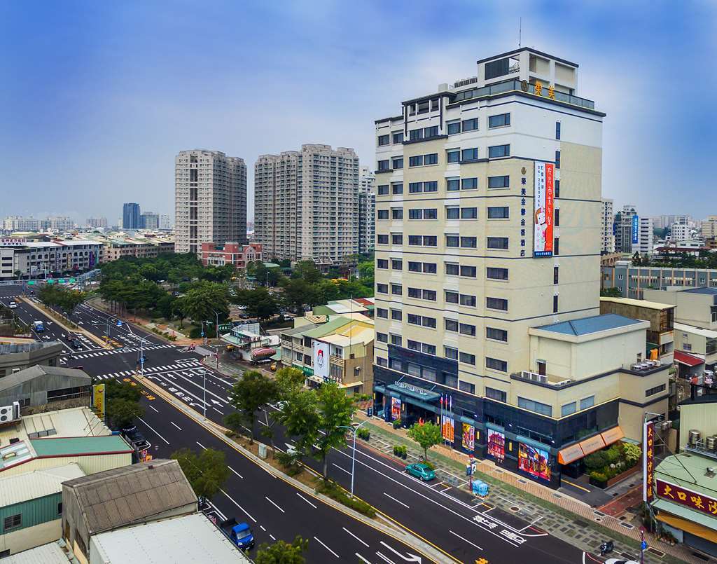 Golden Tulip Glory Fine Hotel Tainan Extérieur photo